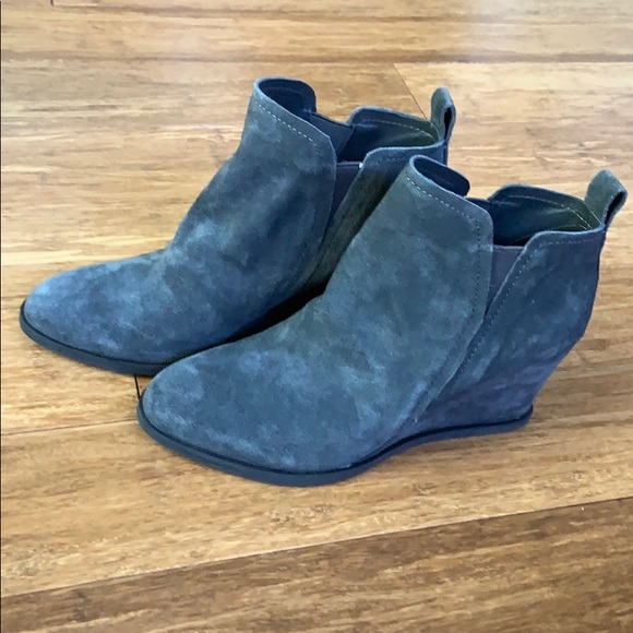 NEW DOLCE VITA women’s Wedge Suede Gray Boot Sz 7 - Picture 1 of 6